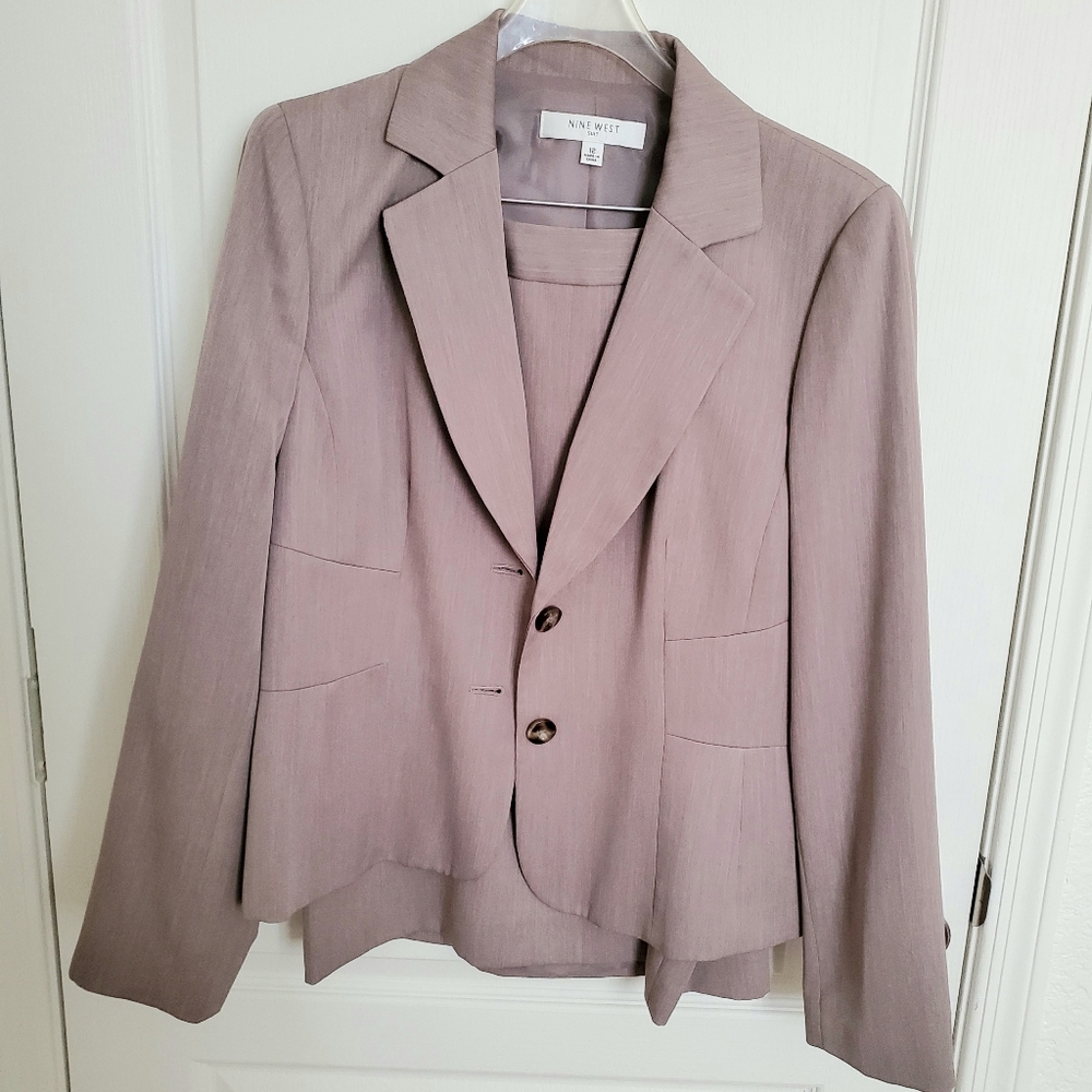 Nine West Businesses Suit